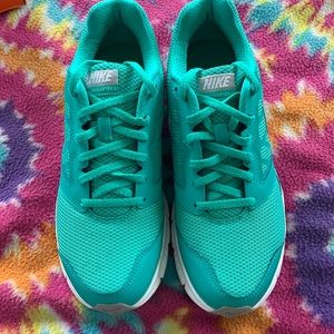 Nike downshifter 6 athletic shoes brand new in box never worn gorgeous teal